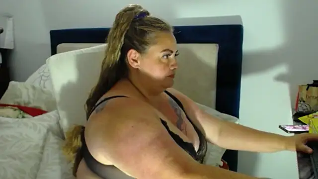 vanessabigbbw élő XXX-chatje