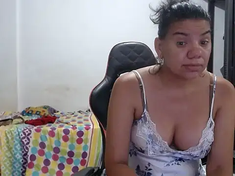 دردشة Adriana_0312 الجنسية المباشرة