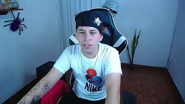 Show modela 420Liam na web-kameri