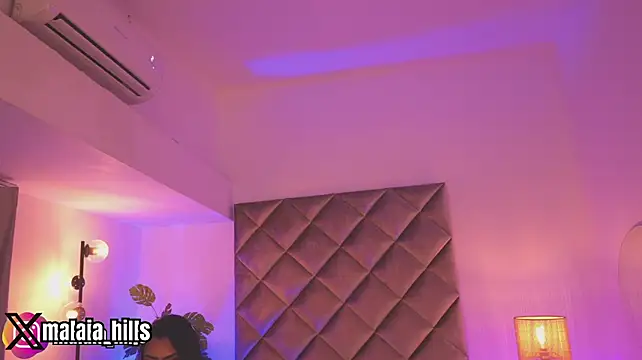 malaia_hills élő XXX-chatje