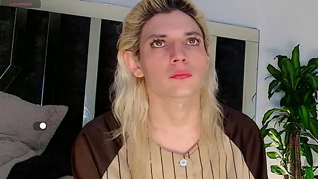 honey_skin élő XXX-chatje