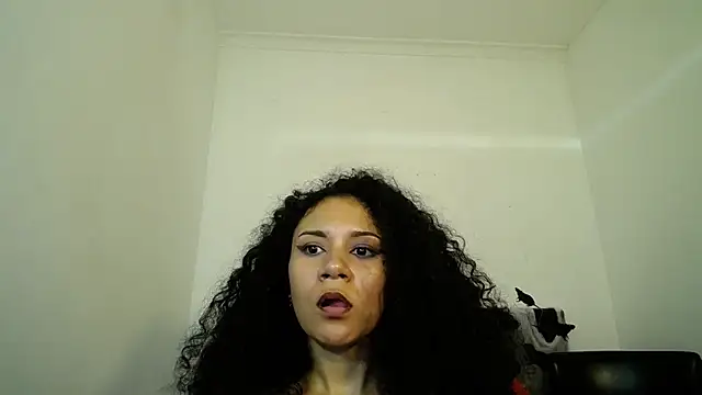 Živý XXX chat Little18Doll