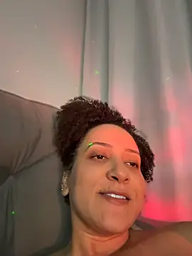 XXX chat uživo modela romena_