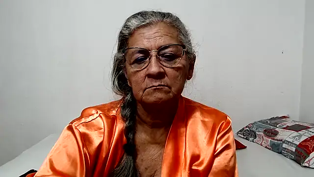 candy_mature_ élő XXX-chatje