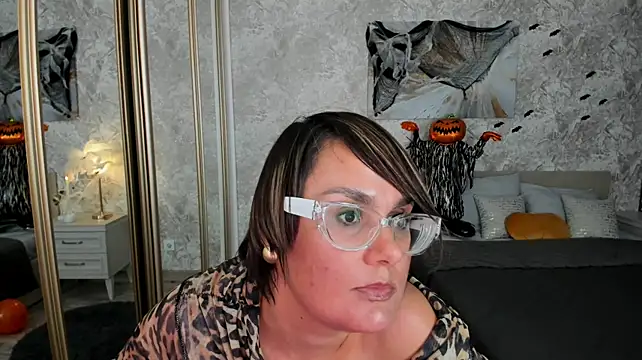 MayaNoire élő XXX-chatje