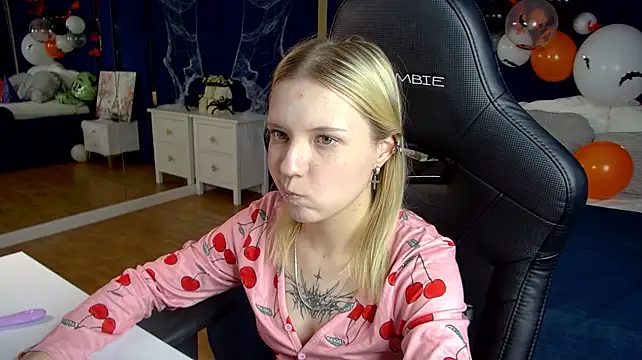 NellyMars élő XXX-chatje