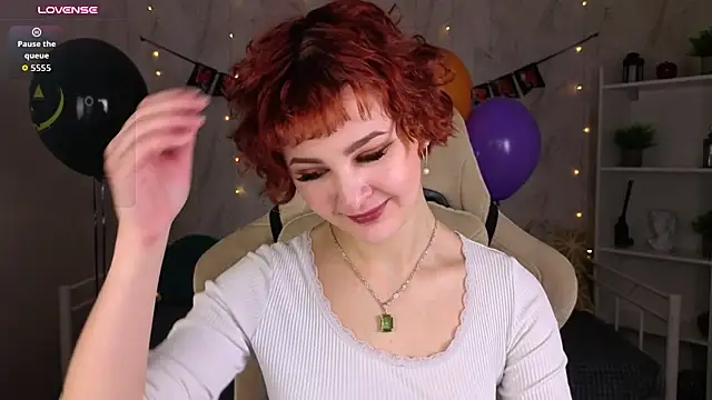 Kira__Fluffy élő XXX-chatje