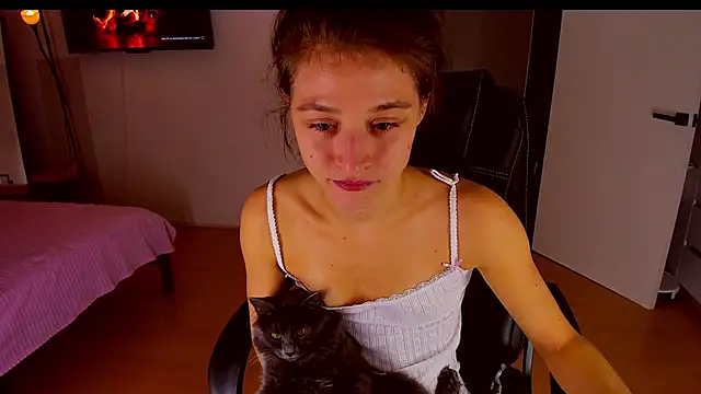 MiaPrecious élő XXX-chatje