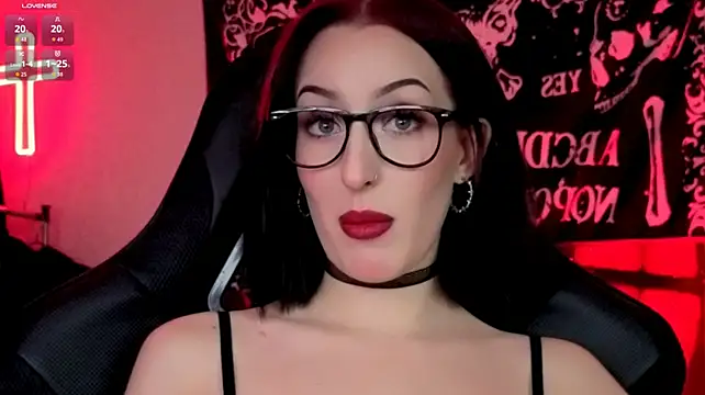 Miss_Alice__ élő XXX-chatje