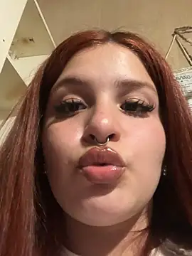 Chat +18 de Hellochula777 ao vivo