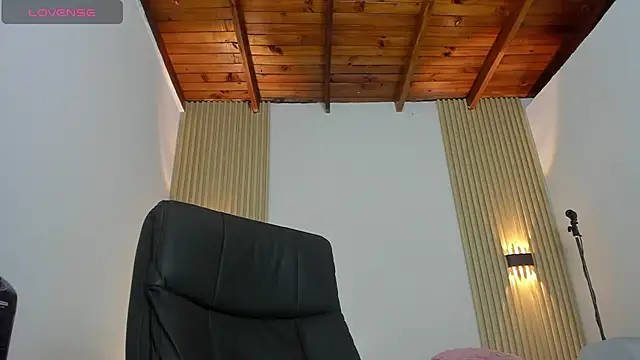 EllaScott7's Live XXX Chat