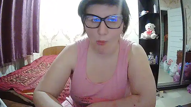 Jolinaha élő XXX-chatje