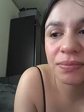 Daniela-rosee élő XXX-chatje