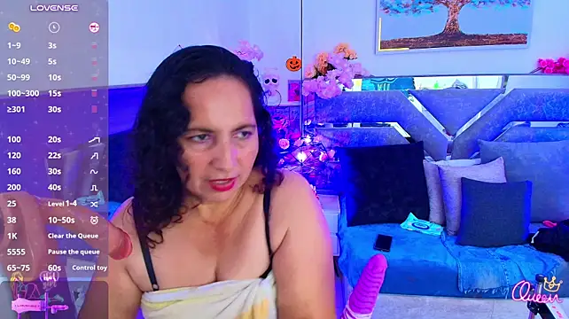 Luna_Naughty1 élő XXX-chatje