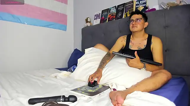 MiandMike live XXX chat