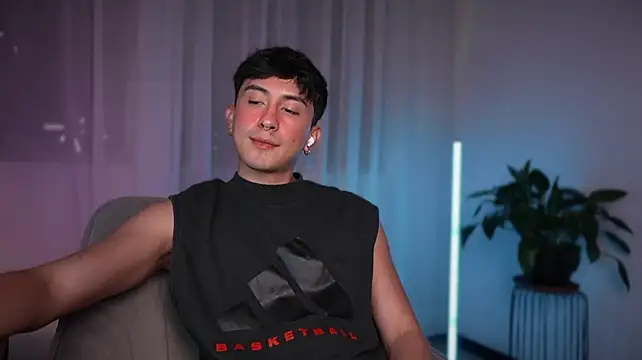 sweettaaron01 Adlı Modelin Canlı XXX Sohbeti