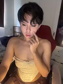 XXX chat uživo modela Plaxxxtique