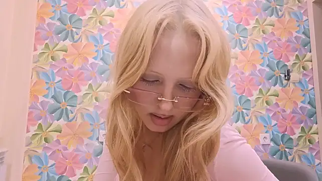 GingerThurstonson élő XXX-chatje