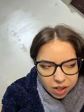 KaylaLewyss' Live XXX Chat