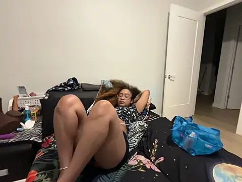 ReeseZen's Live XXX Chat