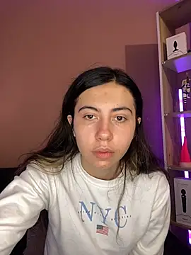lilly_sweett Adlı Modelin Canlı XXX Sohbeti