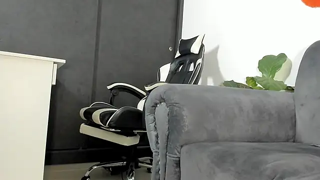 eren_jeager Adlı Modelin Canlı XXX Sohbeti
