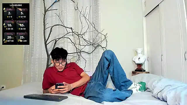 tom_Howard Live XXX Chat