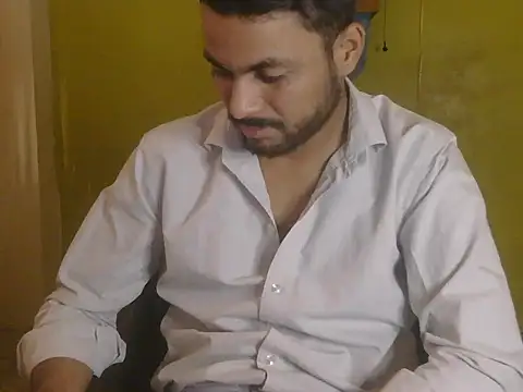 Stubborndesiboy Chat XXX live