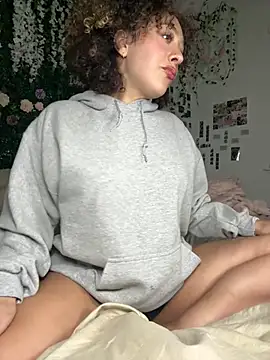 LyraCovee Chat XXX live