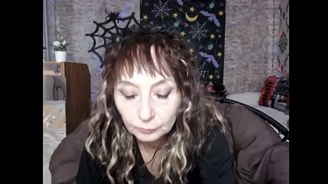 AnnieEltgant élő XXX-chatje