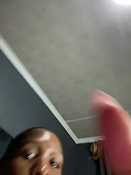 Kinkyy_'s Live XXX Chat