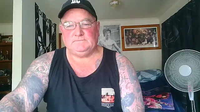 KINKYBLUEYES69 webcam show