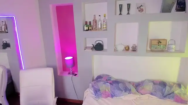 Antonelairis élő XXX-chatje