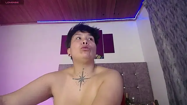 nat_evans8 élő XXX-chatje