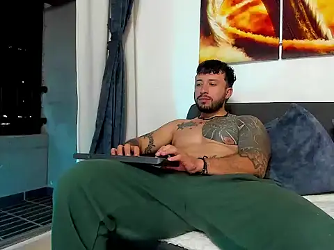Dave_Max93 লাইভ XXX চ্যাট