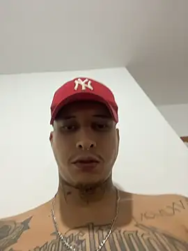 Ttinho Chat XXX live