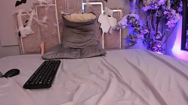 Laylacharmel élő XXX-chatje
