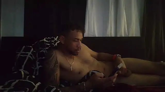 luiyi0808 Show in webcam