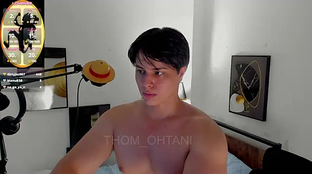 XXX chat uživo modela Thom_Ohtani