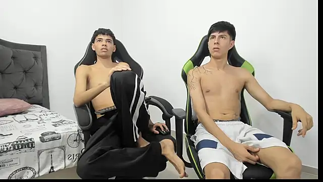 Chat XXX en directo de Estiv18_