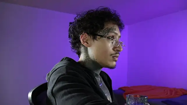 Chat XXX ao vivo de trieone