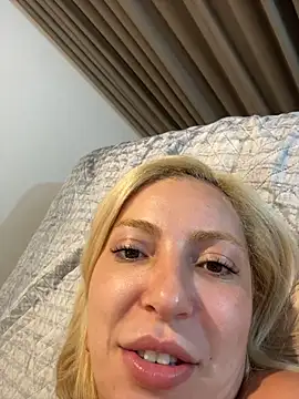 Juuhschmitt Show in webcam