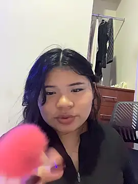 Cannella_0 élő XXX-chatje