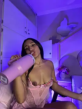 Anghel_naughty élő XXX-chatje