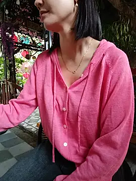 Emma_Linh élő XXX-chatje
