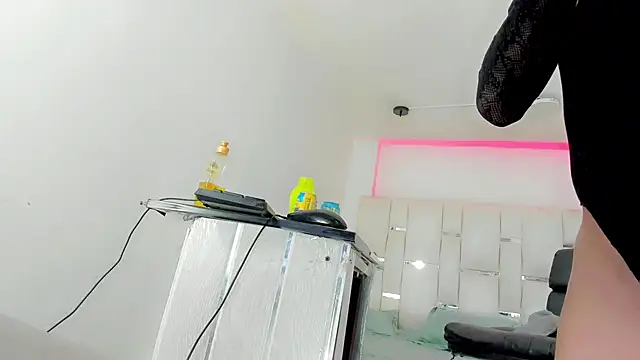 horny-Eliannis élő XXX-chatje