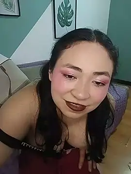 Liaroselle élő XXX-chatje