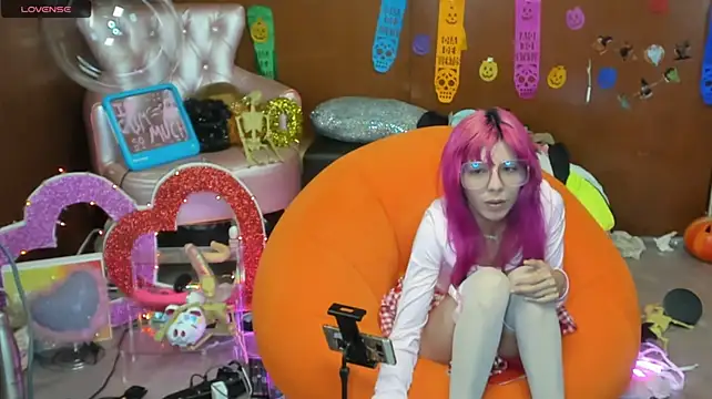Skinygirl élő XXX-chatje