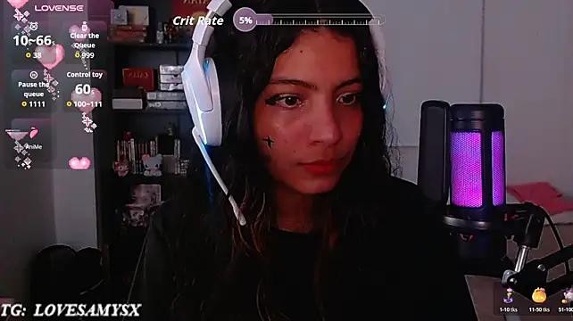 Lovelyamyy Show in webcam