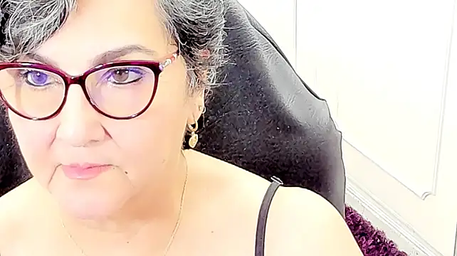 cataleya_mom Chat XXX in diretta